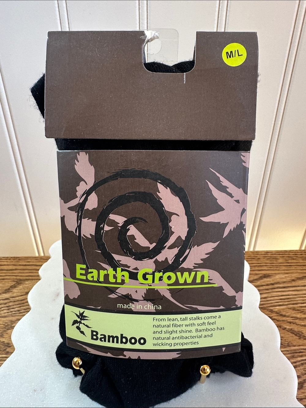 Earth Grown Bamboo Socks M/L NWT Black